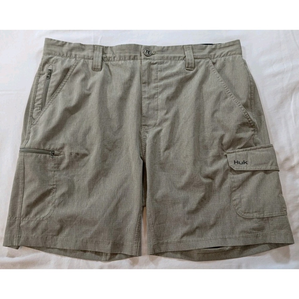 Huk‎ Pursuit Fishing Shorts Beige Cargo Boardshorts Men's XL Quick Dry
